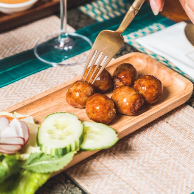 Sai Kor Issan - Khun Akorn