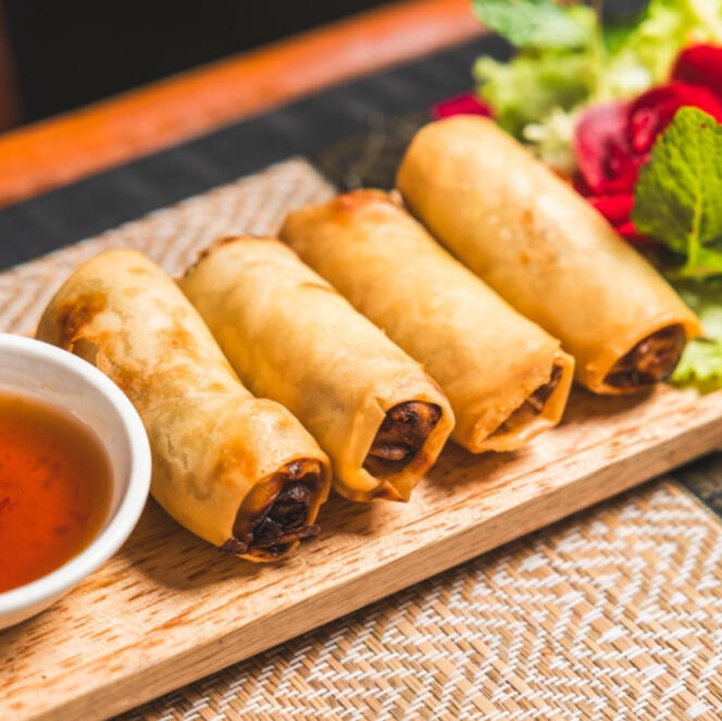 Nem Pak - Khun Akorn