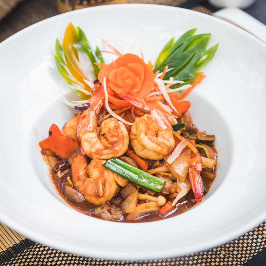 Koong Pad Khing - Khun Akorn