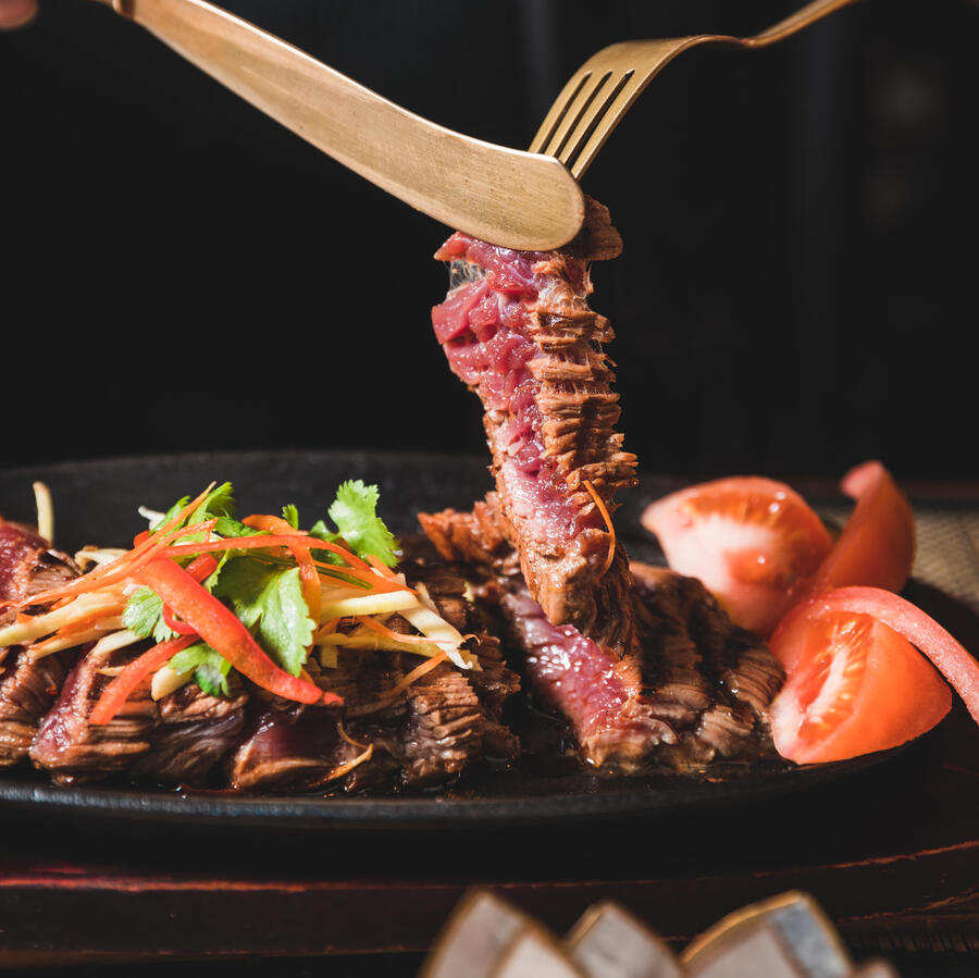 Sua Rong Hai - Khun Akorn